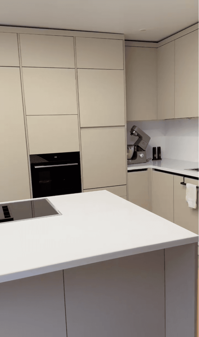 Einbauküche aus der Türkei – hochwertige Materialien und moderne Fertigung